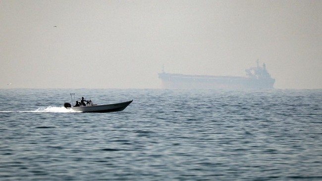 Supertanker Iran Tembus Blokade AS, Berlayar Menuju Indonesia