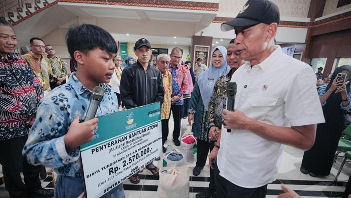Wamensos Salurkan Bantuan ATENSI untuk Warga Pringsewu, Perkuat Perlindungan Sosial Kelompok Rentan