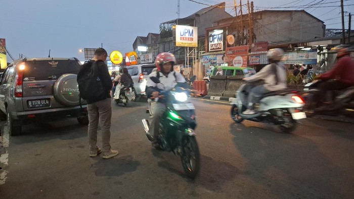 Pelanggaran Lawan Arah Masih Terjadi di Simpang Ciawi, Kesadaran Pengendara Jadi Sorotan